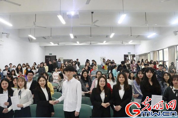 4.jpg 重庆高校扎实开展“我为群众办实事”实践活动